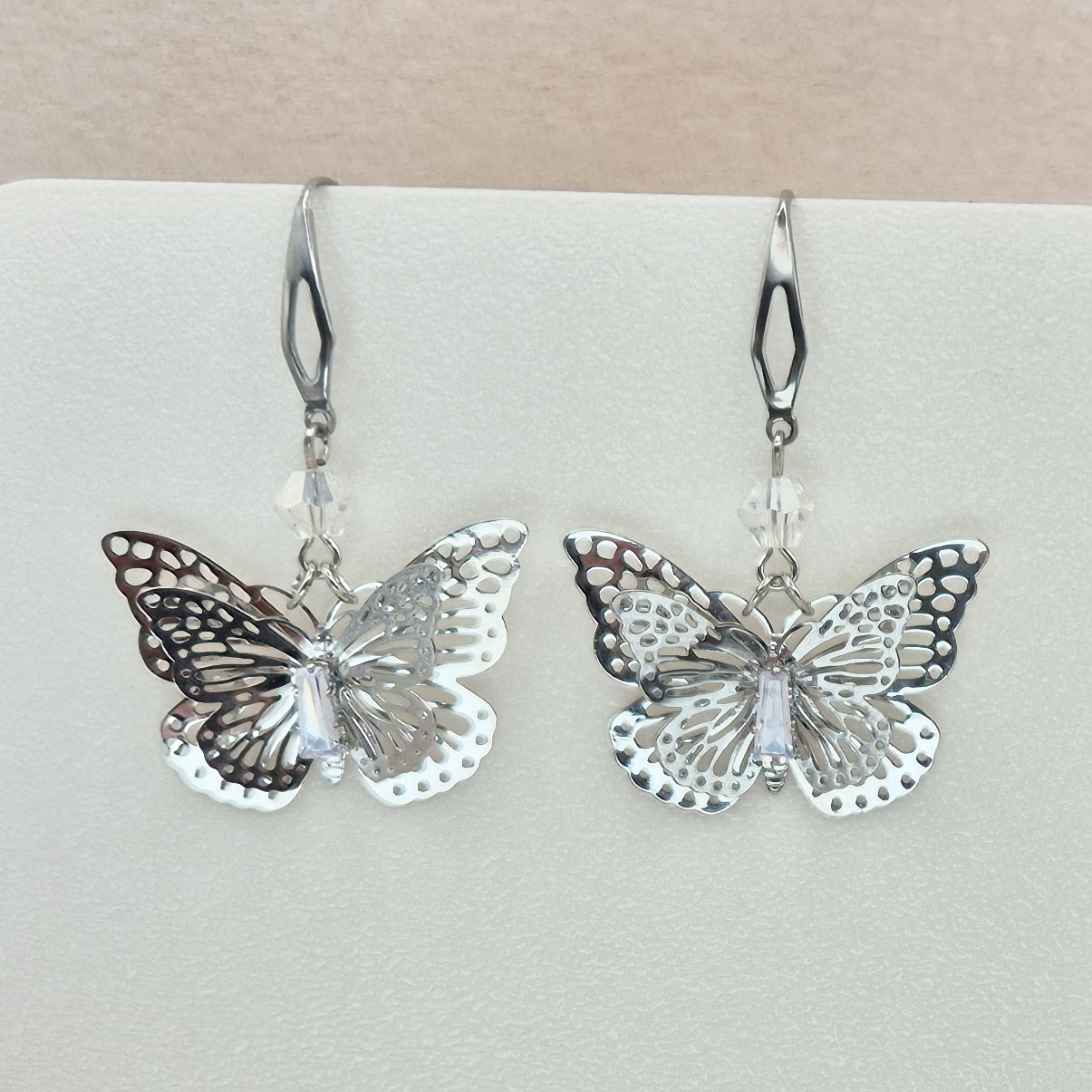 Schmetterling mit Perle Silber