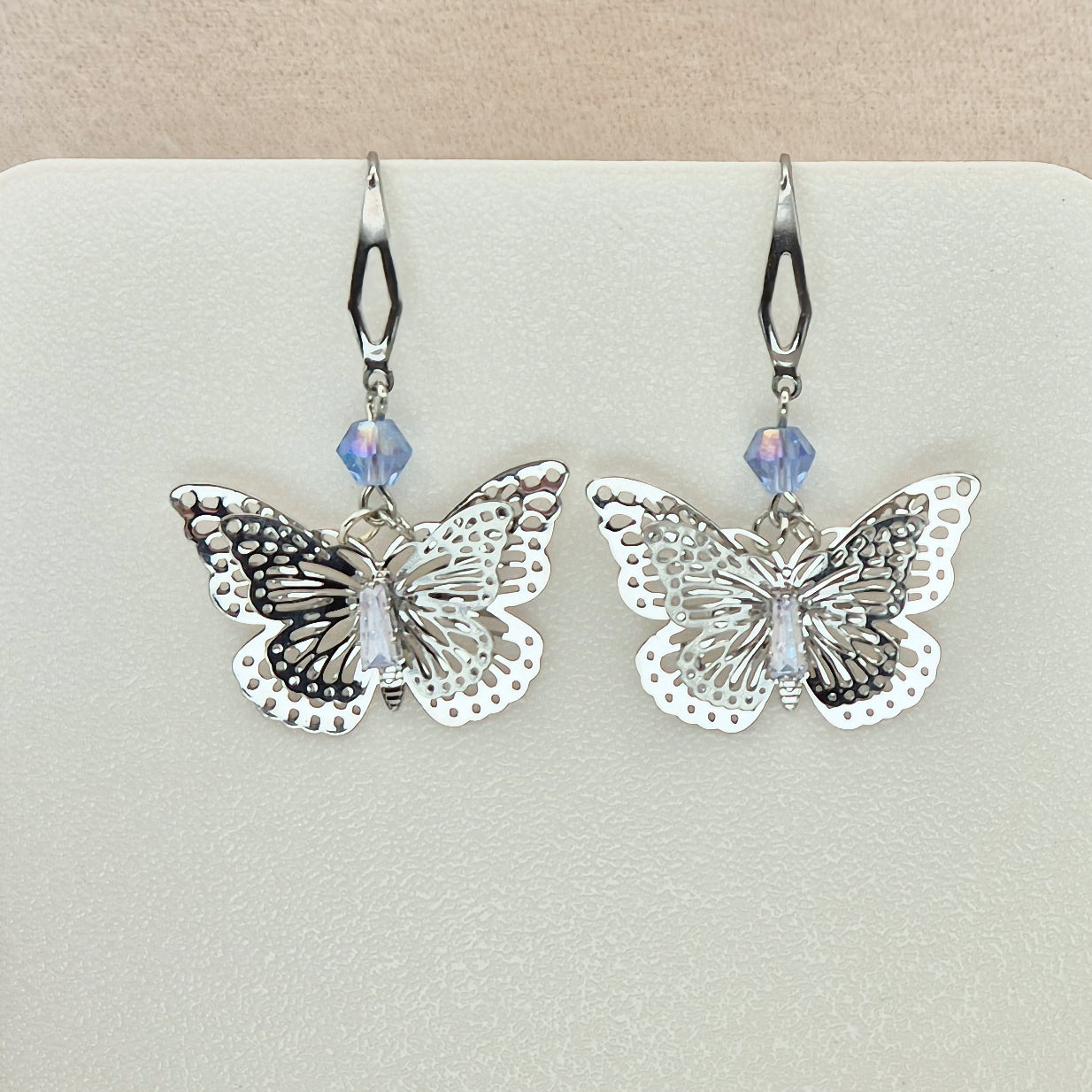 Schmetterling mit Perle Silber
