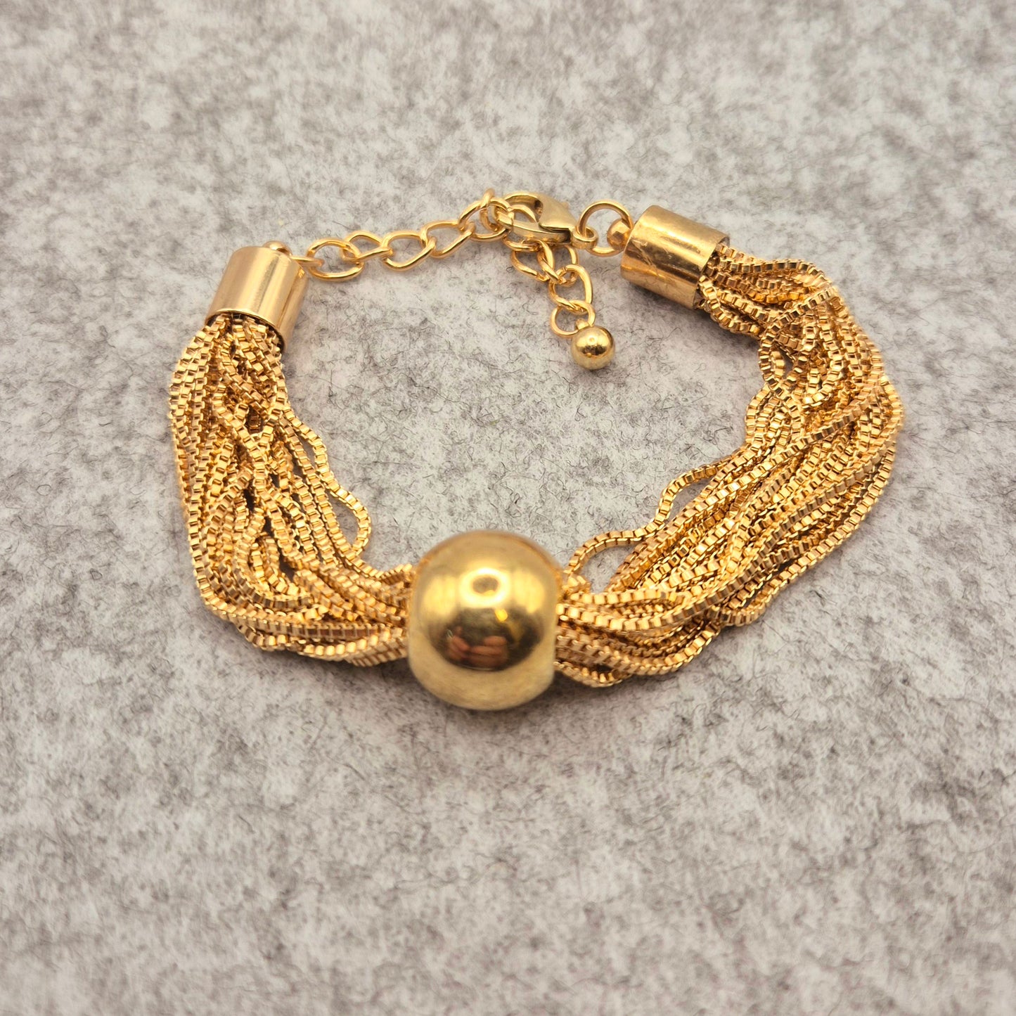 Armband mit Kugel