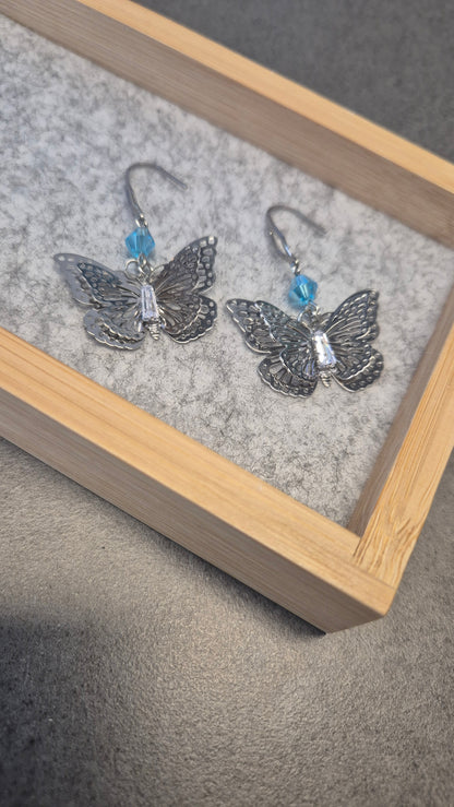 Schmetterling mit Perle Silber
