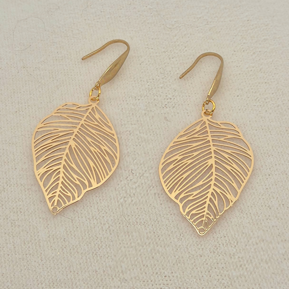 Ohrring Blatt in Gold