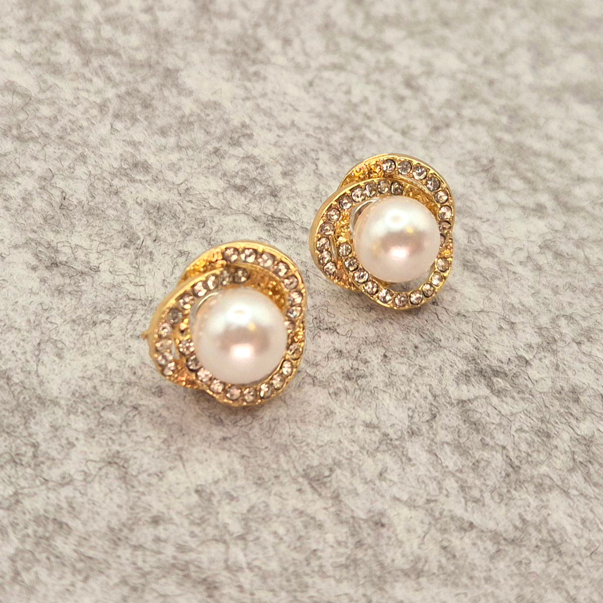 Ohrring und Kette mit Perle im Set