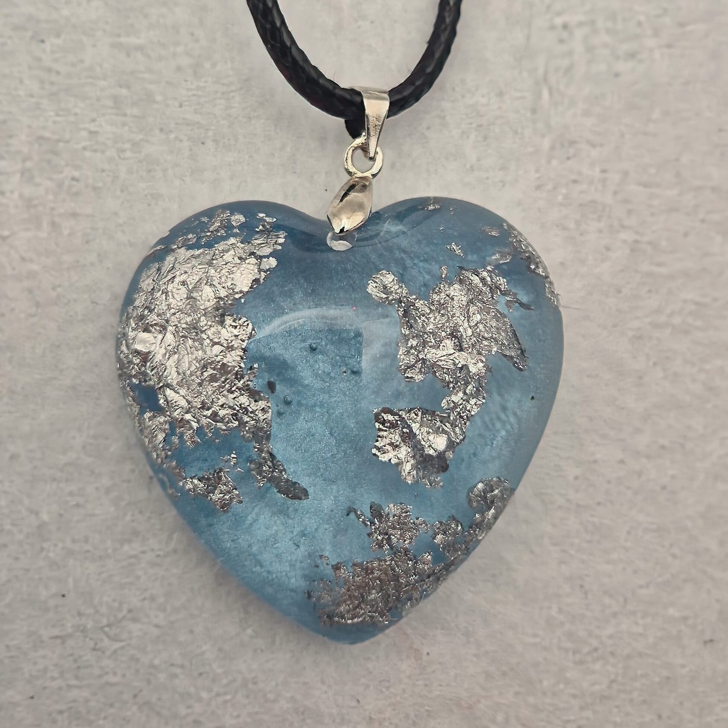 Halskette mit Herzanhänger Blau